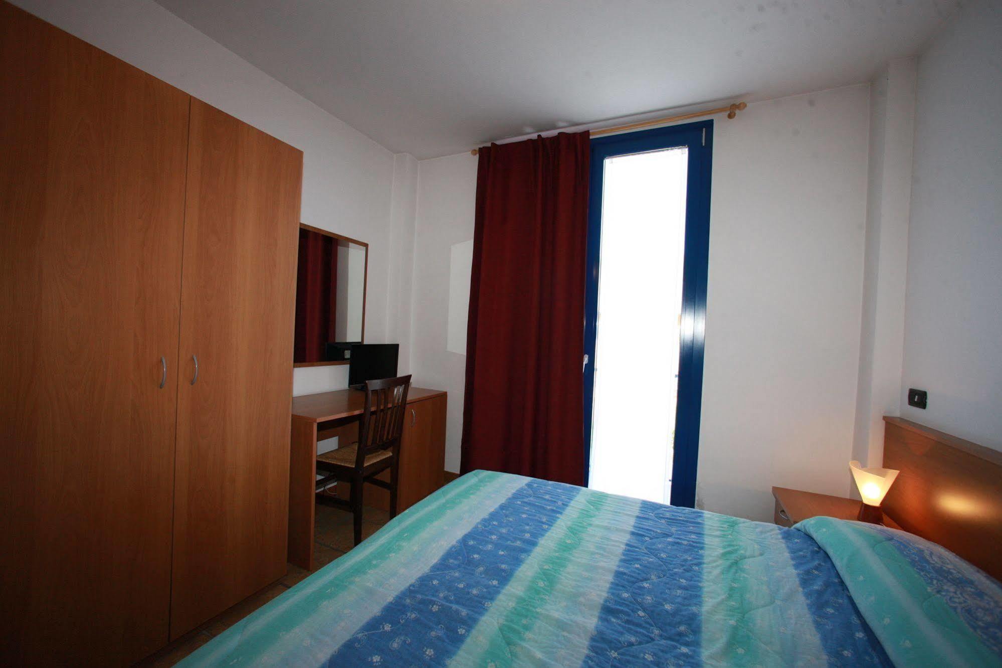 Hotel Il Canneto Porto Ceresio Exterior photo
