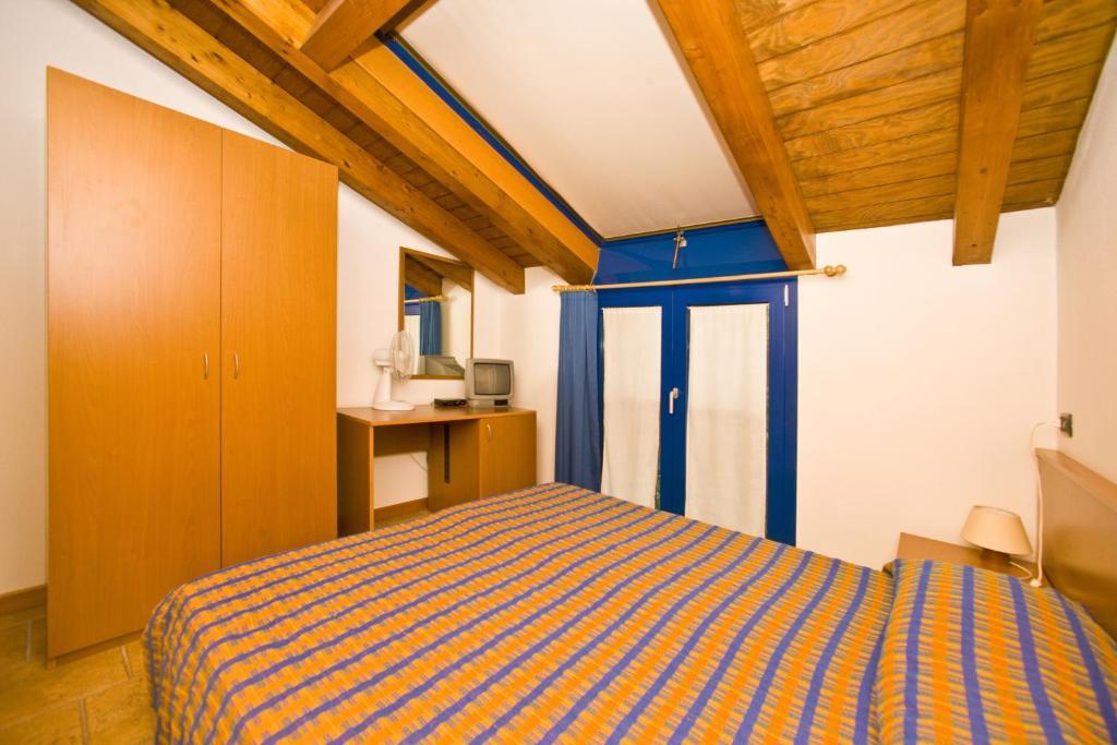 Hotel Il Canneto Porto Ceresio Room photo